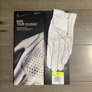 New! NIKE TOUR CLASSIC golf glove.